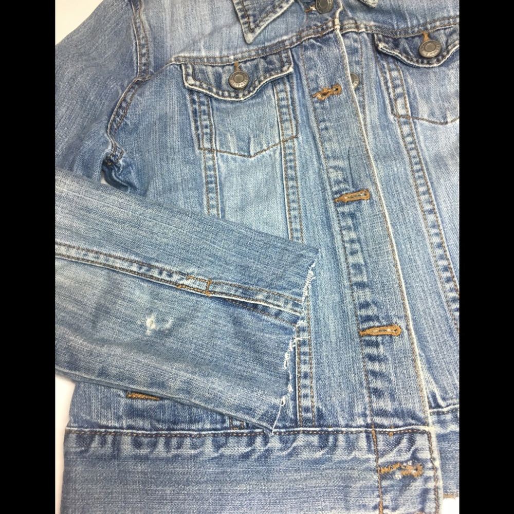 🔥FREE🔥Old Navy denim jean jacket medium - Picture 5 of 6